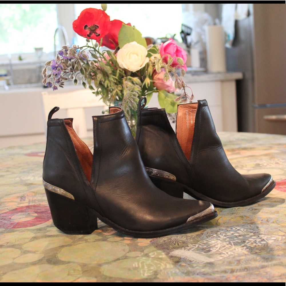 Unique steel toe black booties